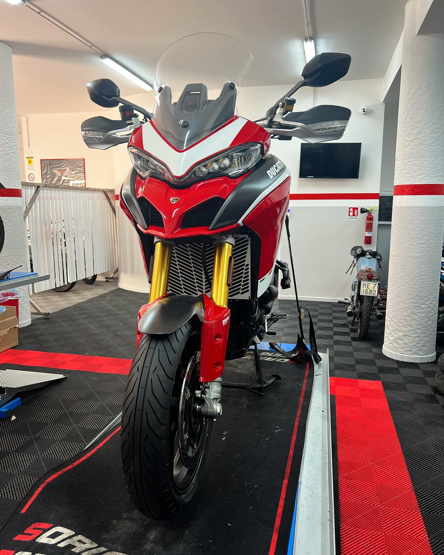 473597106 619619257388607 5721737763776297449 N